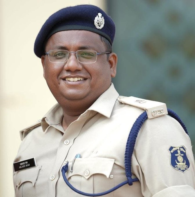 माओवादियों के विस्फोट में एडिशनल एसपी आकाश राव गिरीपुंजे की मौत; 2 अधिकारी घायल